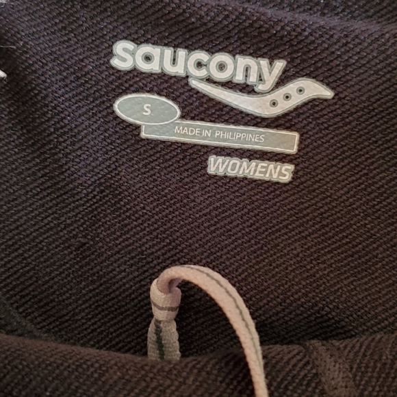 Saucony Running Outfit - Picture 3 of 6